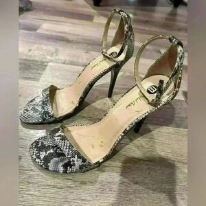 Michael Antonio strappy animal print python sandals size 10